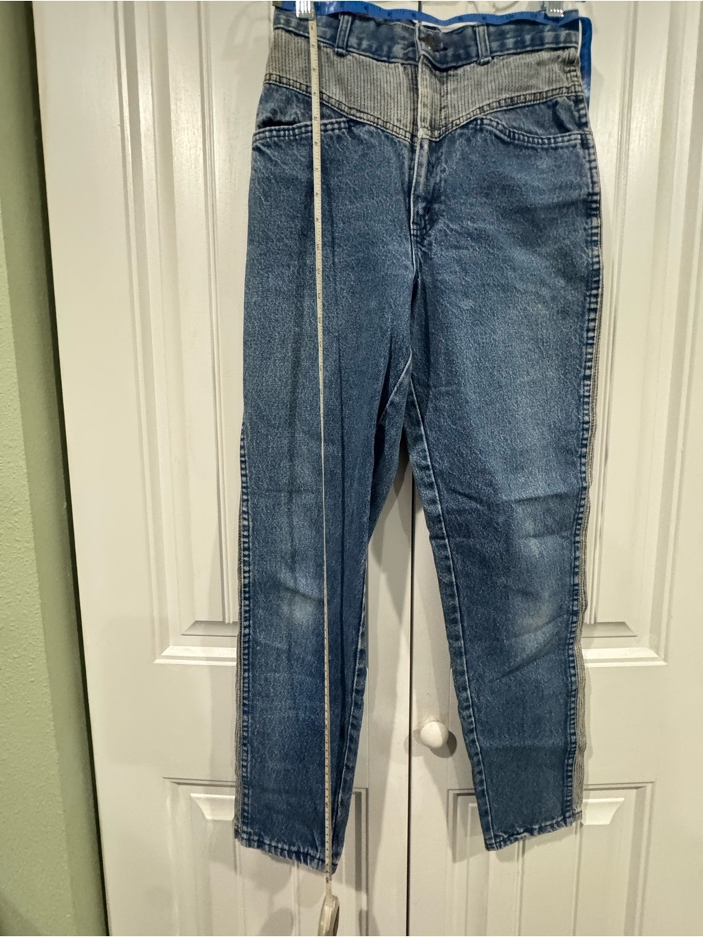chic Two-Tone High-Rise Blue Jeans